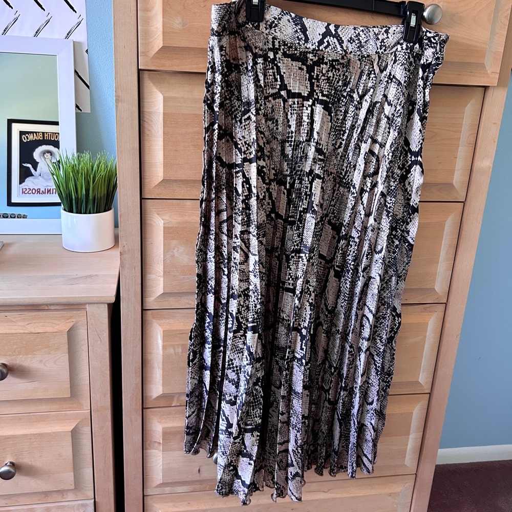 Zara Snake Print Pleated Skirt